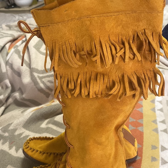 GORGEOUS new tall moccasins - Picture 2 of 9
